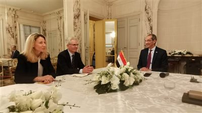 زير الاتصالات وتكنولوجيا المعلومات  يبحث مع مسئولى شركة كونتنتسكوير