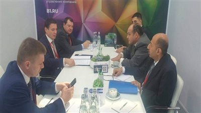 وزير التجارة يعقد سلسلة لقاءات مكثفة مع عدد من كبار المسؤولين المشاركين بمنتدى سان بطرسبرج (صور)