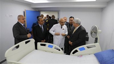 وزير التعليم العالي يتفقد أعمال التطوير بالمستشفى الجامعي بجامعة قناة السويس (صور)