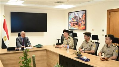 وزير الري يشهد توقيع بروتوكول تعاون بين هيئة المساحة وإدارة المساحة العسكرية (صور)