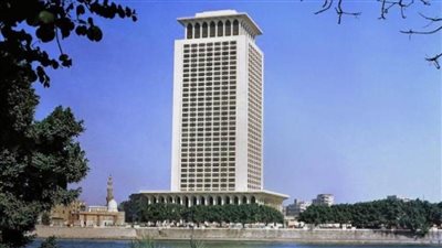 مصر ترحب بإعادة التمثيل الدبلوماسي بين قطر والإمارات