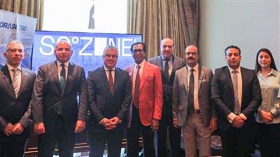 رئيس اقتصادية قناة السويس يشهد توقيع عقد توسعات جديدة لشركة فليكس الهندية داخل أوراسكوم للمناطق الصناعية بالسخنة