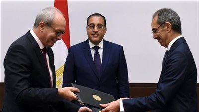 رئيس الوزراء يلتقي وزير البريد والمواصلات السلكية واللاسلكية الجزائري