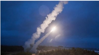 روسيا تعلن اعتراض صاروخين باليستيين فوق جزيرة القرم