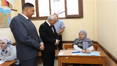 وزير التعليم يوجه بتهيئة المناخ الملائم للطلاب والاهتمام بهم ورعايتهم أثناء الامتحان (صور)