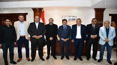 وزير الرياضة يبحث دعم وتفعيل أوجه الاستثمار واشهار الشركات (صور)
