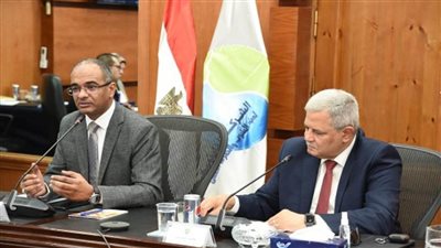 ئب وزير الإسكان يؤكد ضرورة مواصلة الجهود للحفاظ على جودة خدمات المياه والصرف (صور)