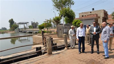 محافظ الدقهلية يرافق وزير الري خلال تفقده بحر شبين وبحر تيرة