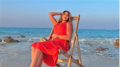 سارة سلامة تتألق على شاطىء البحر في أحدث ظهور 