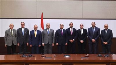 رئيس الوزراء يشهد توقيع عقدي شراكة لإدارة وتشغيل فندقين جديدين في 