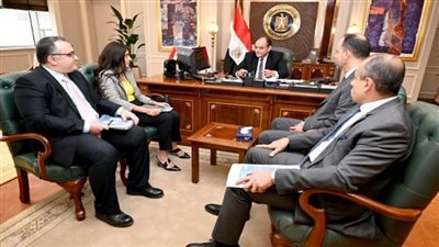 وزير التجارة والصناعة يلتقي وفد شركة هيات ايجيبت التركية للمنتجات الصحية