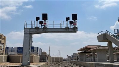 وزير النقل يعلن دخول برج الإشارات الرئيسي بمحطة أبو صوير في الخدمة (صور)