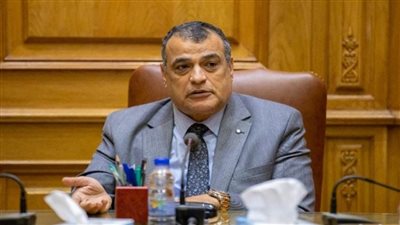 وزير الدولة للإنتاج الحربي يتلقى تقريرًا بموقف منظومة الشكاوى بالوزارة