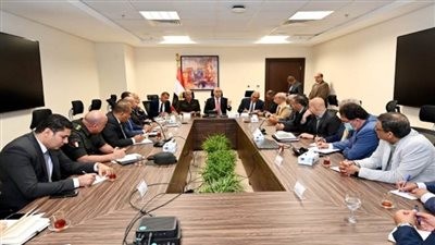 وزير الإسكان ورئيسا هيئتي 