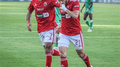  الأهلي ينهي الشوط الأول بثنائية نظيفة في شباك الاتحاد السكندري
