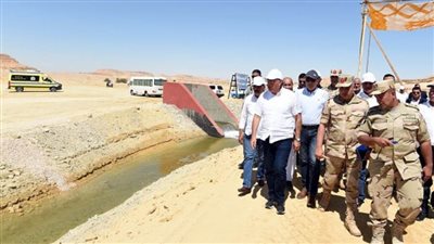 رئيس الوزراء يصل سيوة ويتفقد مكونات مشروع تطوير منظومة إدارة الري والصرف بالواحة (صور)
