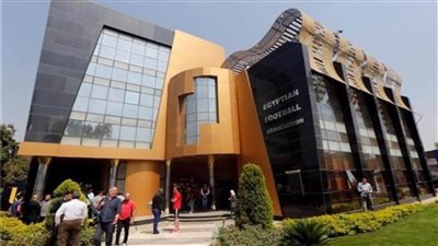 ثورة الحكمات المحجبات في اتحاد الكرة بسبب اجتماع زوم منتصف الليل