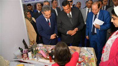 وزير التنمية المحلية ومحافظ الغربية يفتتحان معرض صنع في الغربية للمنتجات اليدوية