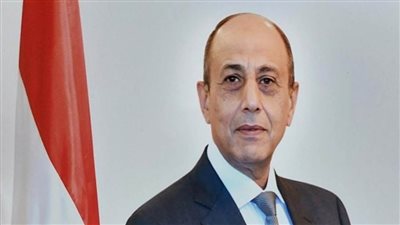 وزير الطيران يلتقي وفدا صينيا لبحث أعمال تطوير البنية التحتية