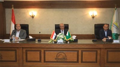 محافظ الجيزة يترأس اللجنة العليا للمتقدمين لوظيفة نواب رؤساء الأحياء