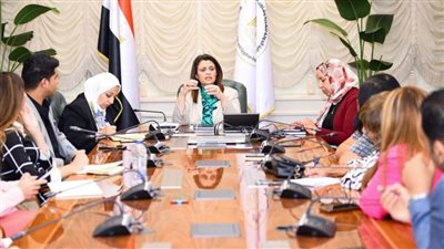 وزيرة الهجرة تلتقي عددا من الصحفيين الإعلاميين لاستعراض استراتيجية عمل الوزارة وأبرز ملفاتها