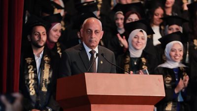 بالصور..  جامعة مصر للعلوم والتكنولوجيا تقيم حفلاً كبيراً لتخريج دفعة جديدة من كلية 