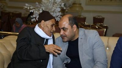 وفاة والد الكاتب الصحفي محمد الباز وتشييع الجنازة ظهر اليوم من دمياط