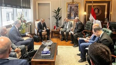 وزير التجارة والصناعة ونائب وزير الصناعة البيلاروسي يبحثان إمكانيات التصنيع المشترك لعدد من المنتجات بالسوق المصري (صور)