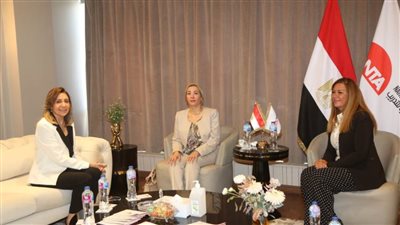 وزيرة الثقافة تترأس لجنة اختيار كوادر نسائية من المتقدمات للالتحاق بالدفعة الأولى لبرنامج 