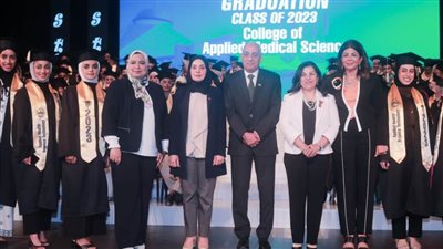 بالصور| جامعة مصر للعلوم والتكنولوجيا تحتفل بتخرج دفعة جديدة من كلية 