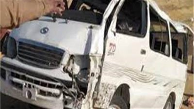 بالأسماء.. مصرع شخصين وإصابة 10 آخرين في انقلاب ميكروباص بالسويس