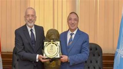 محافظ الإسكندرية يبحث مع سفير اليونان تعزيز سبل التعاون المشترك