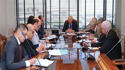 وزير الزراعة يبحث آليات دعم صغار المزارعين والحلول التطبيقية لتفتت الحيازات