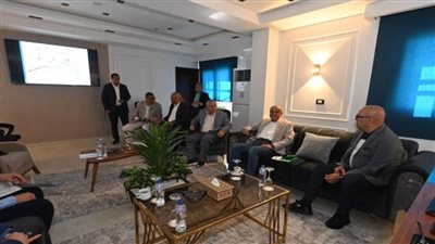 وزير الإسكان يستعرض الموقف التنفيذي للمشروعات المختلفة الجارى تنفيذها بمدينة حدائق أكتوبر 