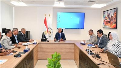 وزير الري: التوسع في استخدام المواد الصديقة للبيئة بمشروعات الوزارة (صور)