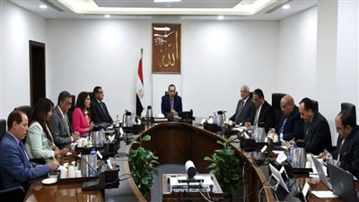 رئيس الوزراء يتابع مخططات المنطقة الاستثمارية بـ