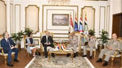 وزير الدفاع يلتقى نظيره الصربي لبحث التعاون العسكري المشترك