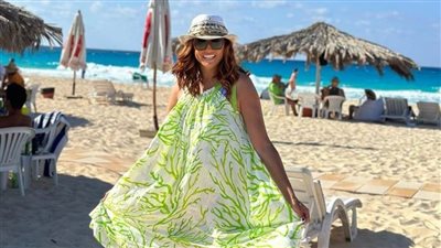 بالكاش مايوه.. بشرى تتألق على الشاطئ