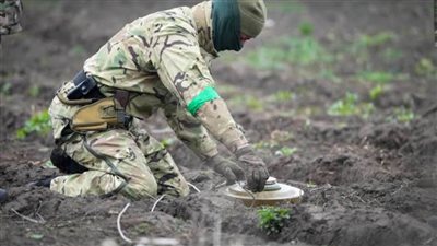 وزير الدفاع الأوكراني يعلن حاجة بلاده إلى المساعدة في إزالة الألغام