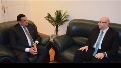 وزير التنمية المحلية يتابع مع محافظ بنى سويف تنفيذ المشروعات الخدمية والتنموية 