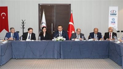 رئيس هيئة الرعاية الصحية: التأمين الصحي الشامل عالج عدة تحديات أهمها التغطية التمويلية للخدمات الصحية للمرضى (صور)