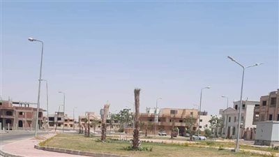 استكمال أعمال تنفيذ الطرق ورفع الكفاءة والتطوير الجارية بمدينة الشروق وعمارات جديدة بمشروع سكن مصر