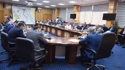 وزير العمل يلتقي مديري المديريات بالمحافظات (صور)