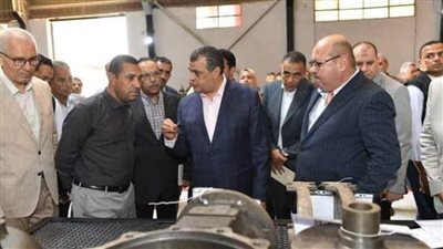 استكمالا لسلسلة الجولات.. وزير الإنتاج الحربي يتفقد قها للصناعات الكيماوية