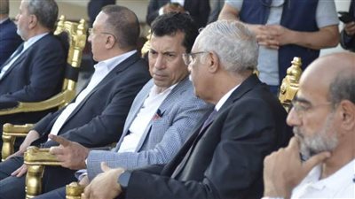 وزير الرياضة و محافظ الاسكندرية و مجلس اتحاد الكرة في افتتاح تصفيات بطولة شمال افريقيا بالاسكندرية