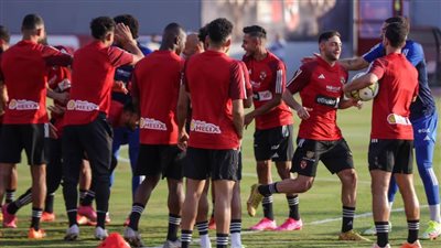  الأهلي يطالب اتحاد الكرة من إعفاء لاعبيه الدوليين من معسكر المنتخب للارتباط بـ «السوبر الإفريقي»