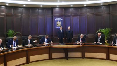 رئيس الوزراء يشهد توقيع بروتوكول تعاون لتقديم 100 منحة دراسية لمتفوقي الثانوية العامة بمحافظات الصعيد بالجامعات الأجنبية بالعاصمة الإدارية