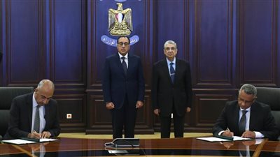 رئيس الوزراء يشهد توقيع وثيقة تحديد وإتاحة الأرض لتنفيذ مشروع لإنتاج الكهرباء من طاقة الرياح غرب سوهاج بقدرة 3 جيجاوات