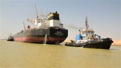  الفريق أسامة ربيع: تعاملنا بشكل فوري مع أعطال ناقلتين خلال عبورهما للقناة