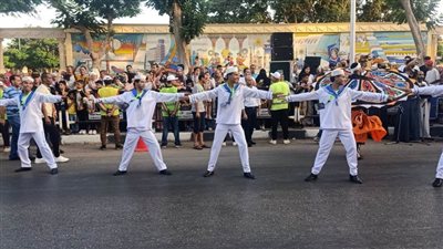 رئيس قصور الثقافة يشهد ديفيليه مهرجان الإسماعيلية الدولي للفنون الشعبية في دورته 23